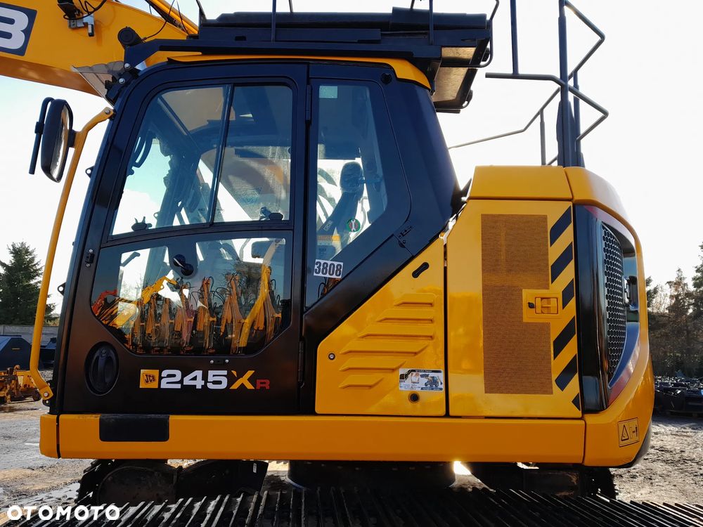 JCB 245XR - 12