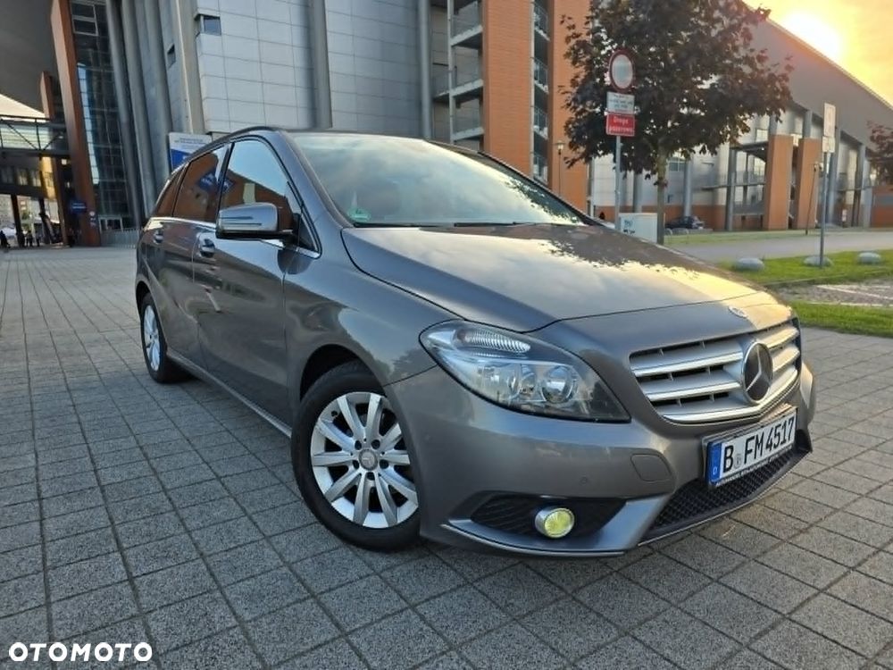 Mercedes-Benz Klasa B 180 7G-DCT Edition - 3