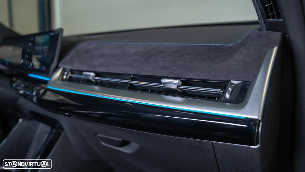 BMW iX2 eDrive20 Pack Desportivo M - 18