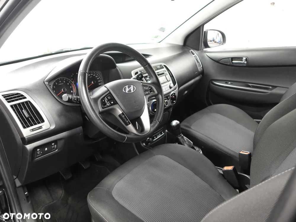 Hyundai i20 - 18