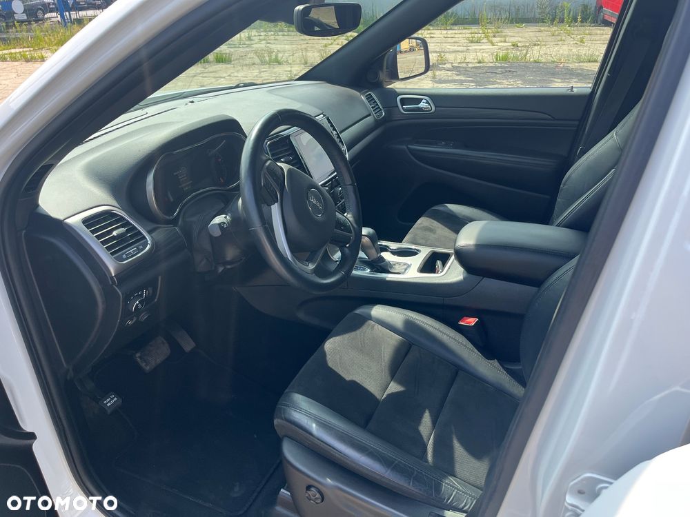 Jeep Grand Cherokee - 11
