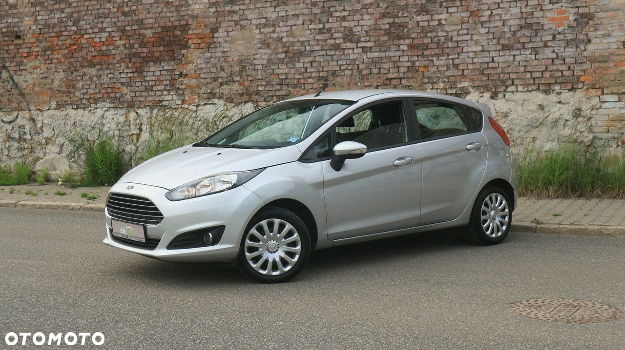 Ford Fiesta 1.25 Celebration - 23