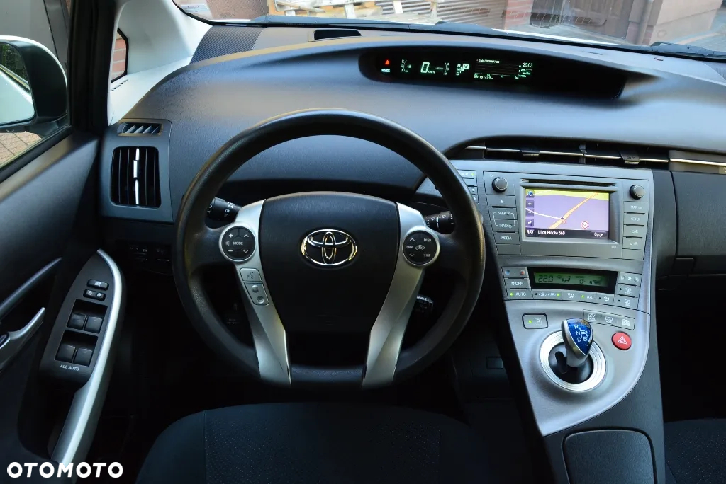 Toyota Prius (Hybrid) Comfort - 9
