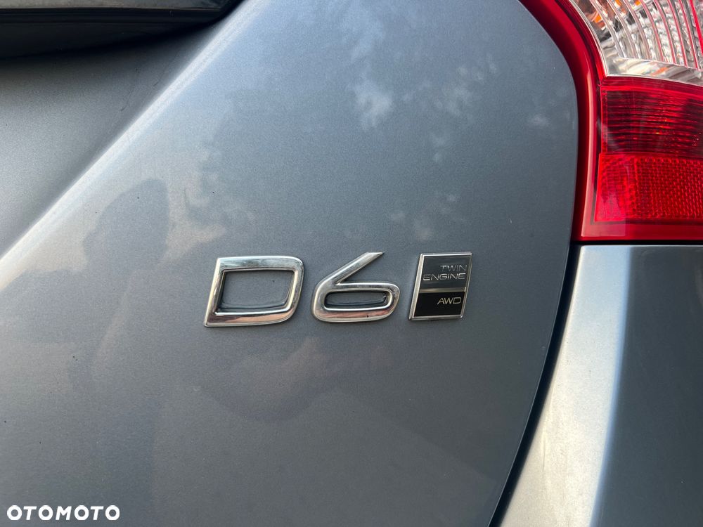 Volvo V60 D6 AWD Plug-in Hybrid Summum - 25