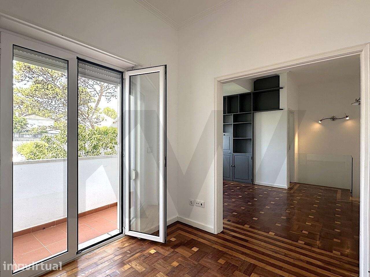 Apartamento T2 com Jardim Privativo de 130 m2 no Junqueiro, Carcavelos - Grande imagem: 2/19