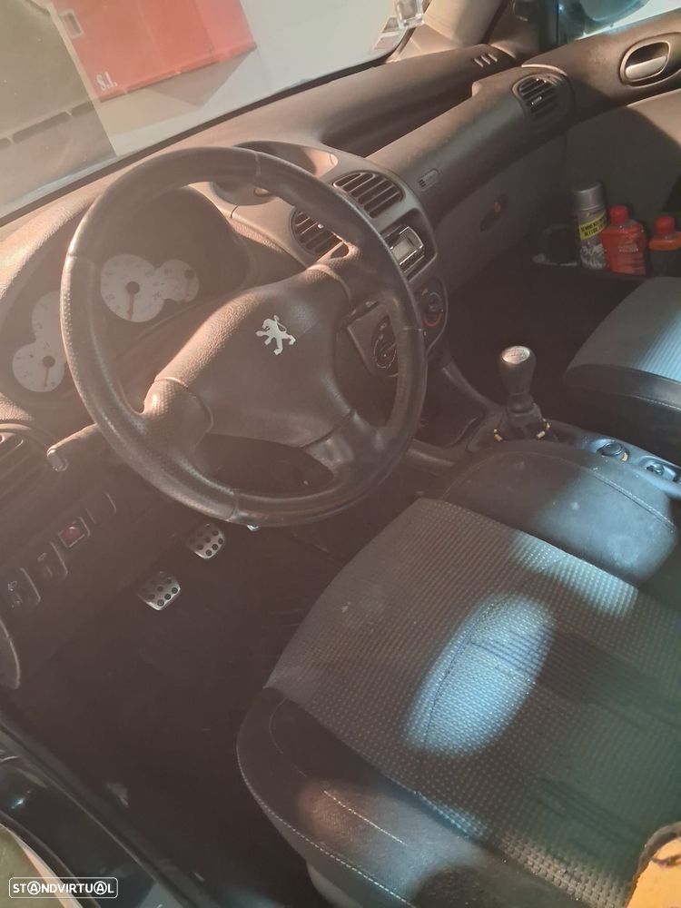 Peugeot 206 CC 1.6 - 12