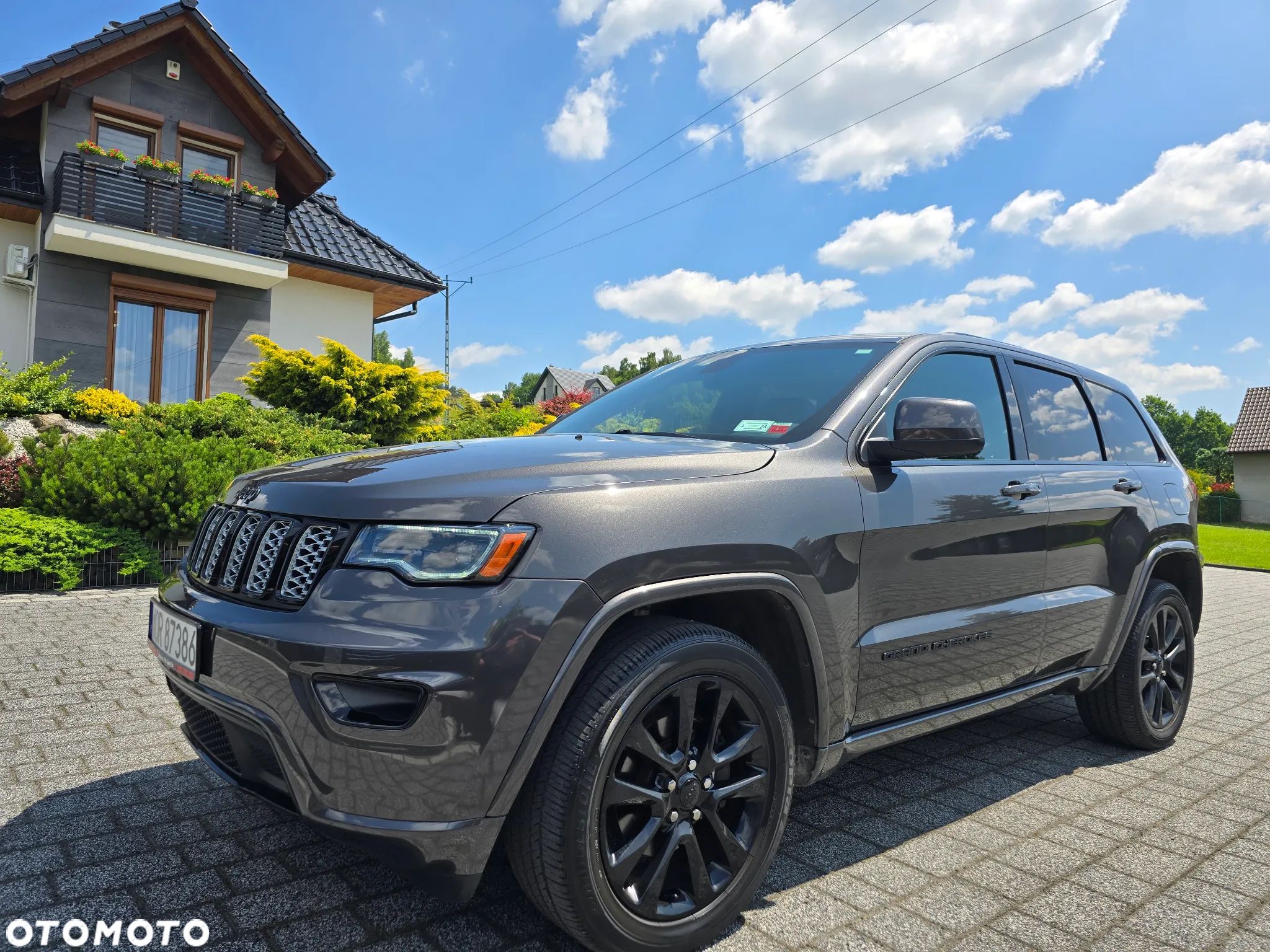 Jeep Grand Cherokee - 1