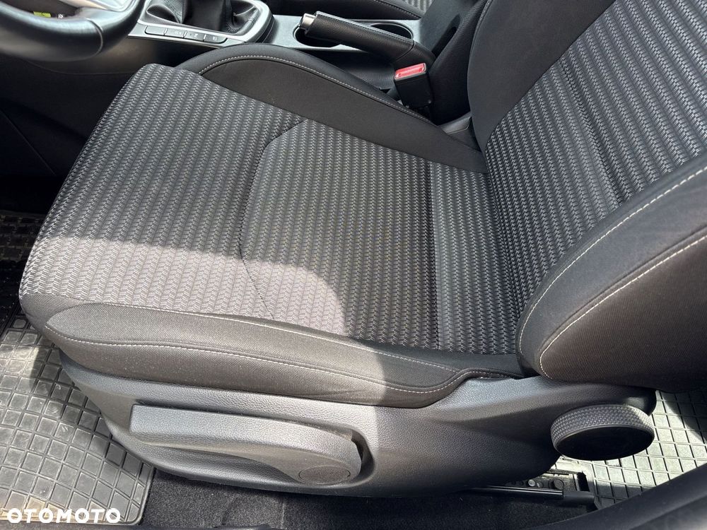 Kia Ceed - 12