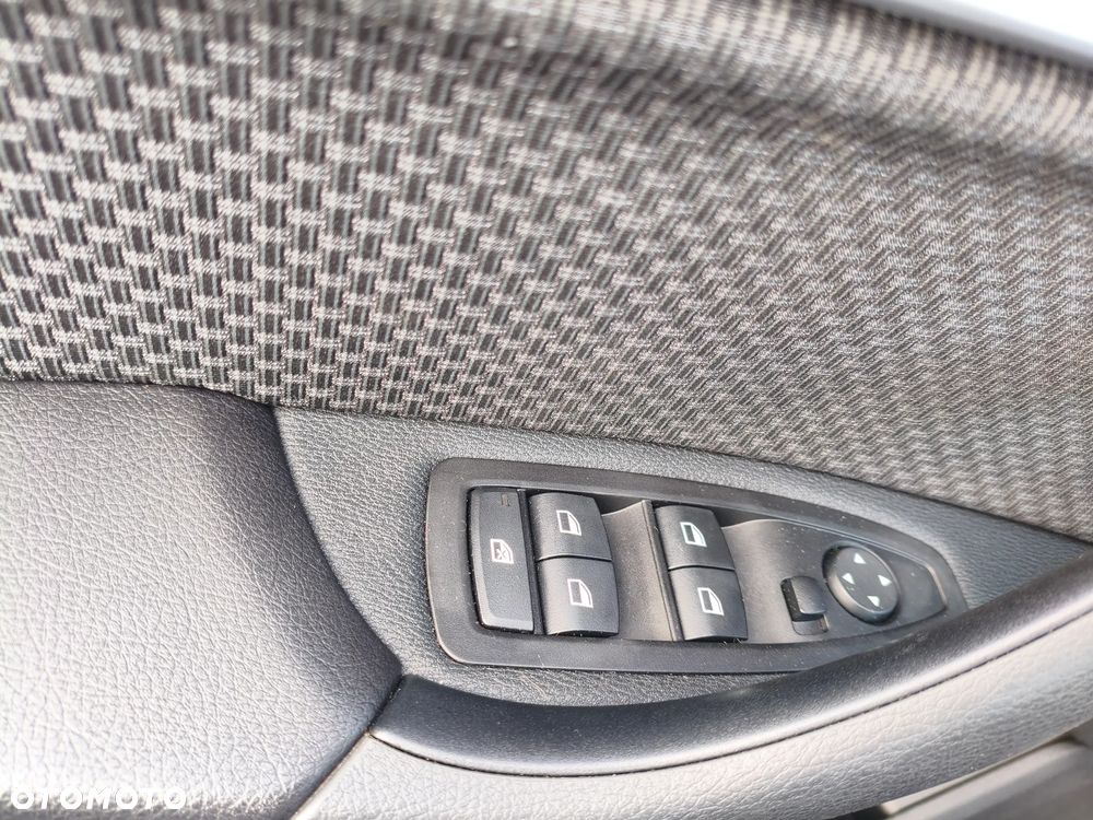 BMW X1 sDrive18d - 25