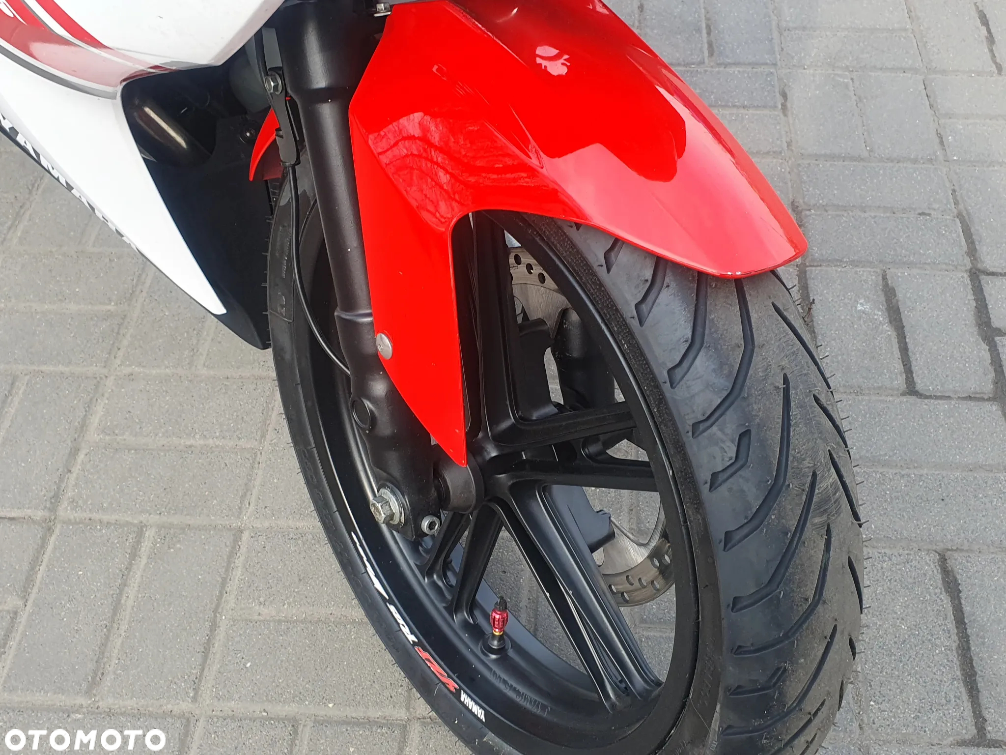 Yamaha YZF - 4