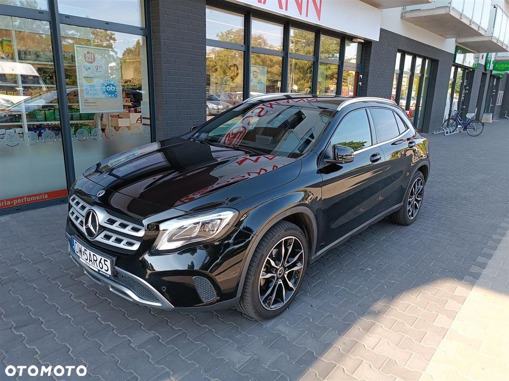 Mercedes-Benz GLA 200 7G-DCT - 8