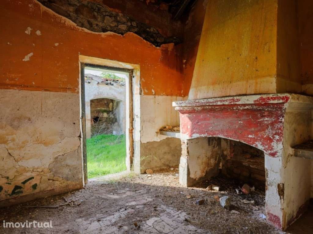 Moradia Térrea T2 para recuperação total, em Barrancos - Grande imagem: 3/7