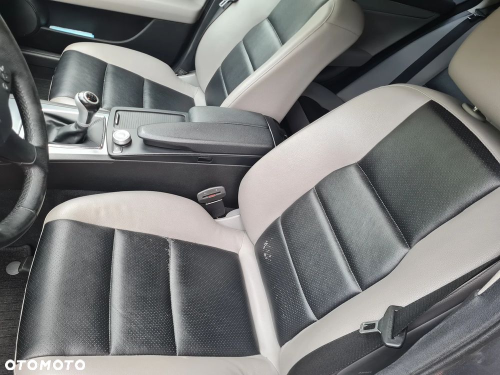 Mercedes-Benz Klasa C 320 CDI DPF Avantgarde - 21