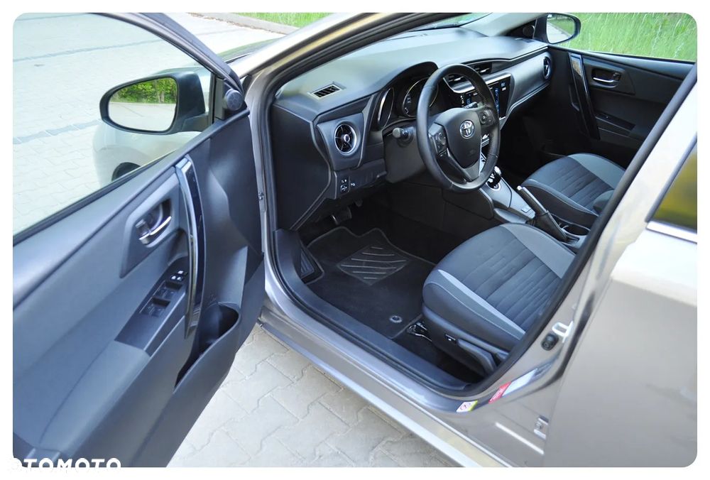 Toyota Auris 1.8 HSD Prestige NAVI - 22