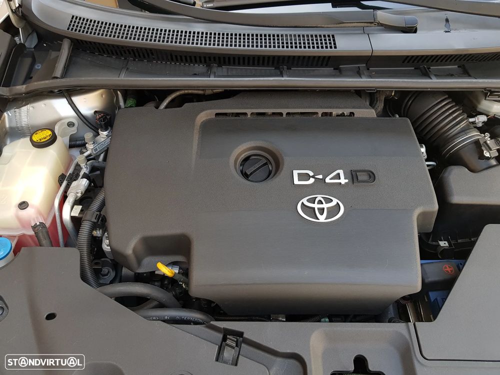 Toyota Avensis 2.0 D-4D Exclusive +Pele+GPS — fotografia 27