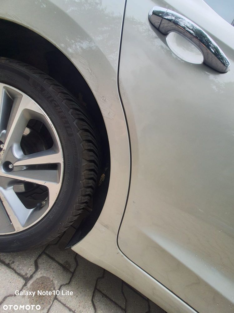 Hyundai Elantra 1.6 Comfort - 8