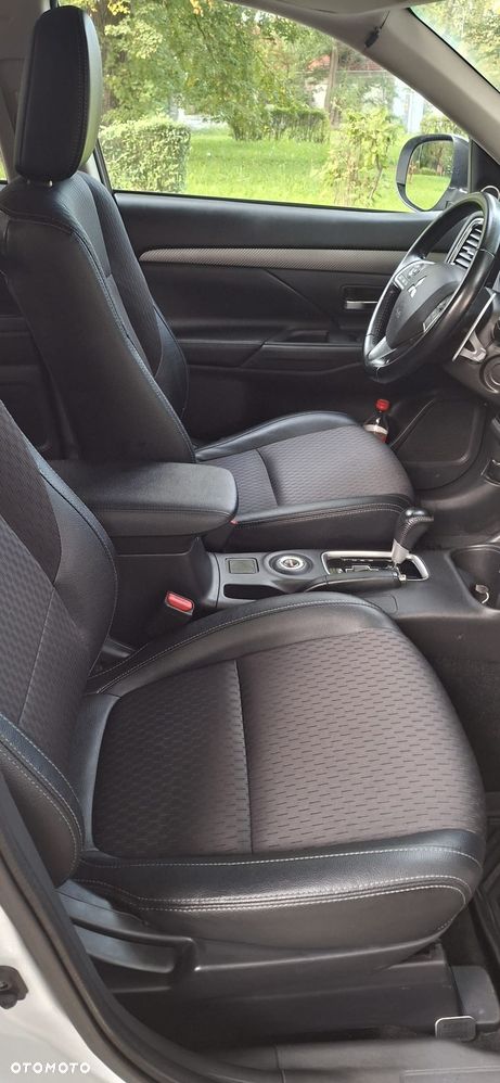 Mitsubishi Outlander - 27