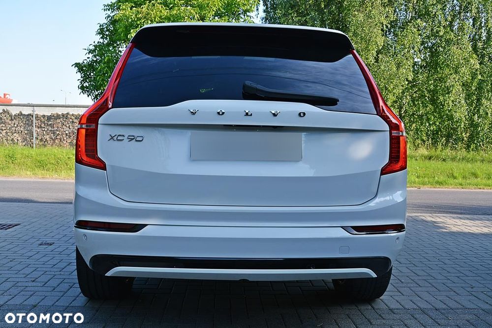 Volvo XC 90 - 9