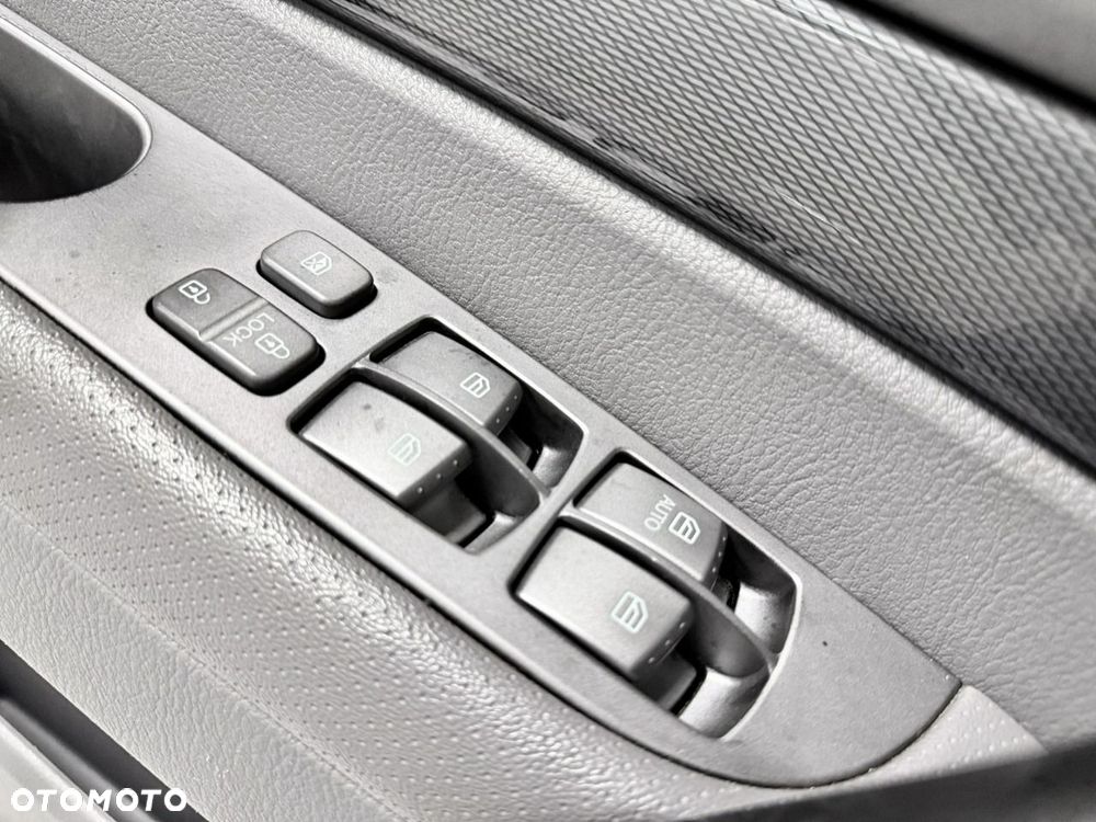 SsangYong/KGM Rodius 2.0 e-XDi200 Sapphire - 22