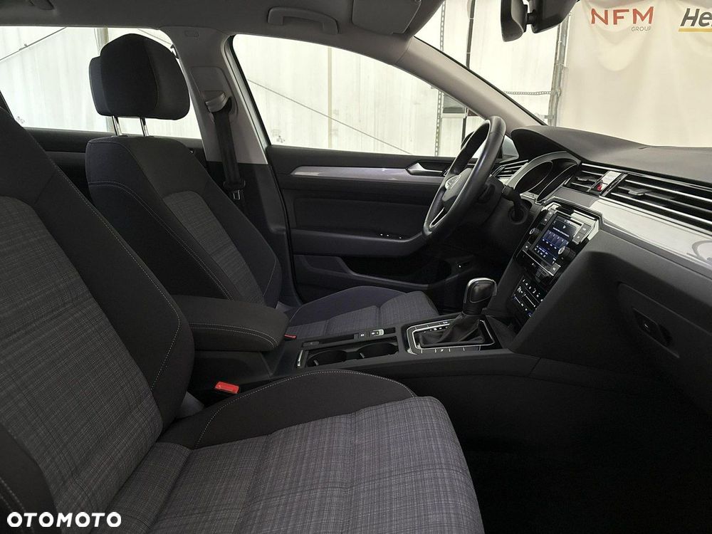 Volkswagen Passat - 23