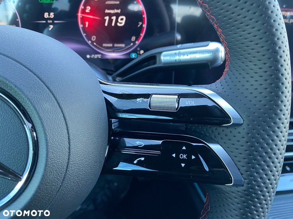 Mercedes-Benz CLA - 12