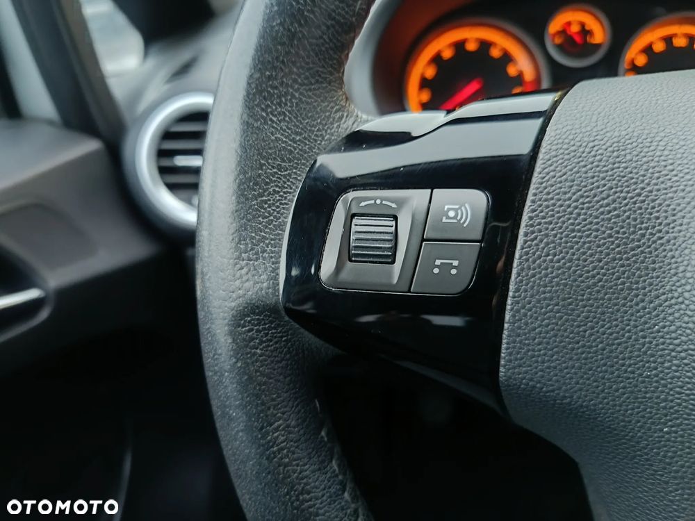 Opel Corsa 1.4 16V Cosmo - 16