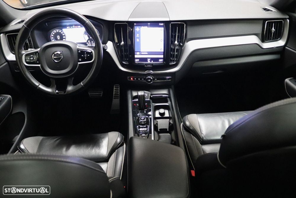 Volvo XC 60 2.0 T6 PHEV R-Design AWD - 39