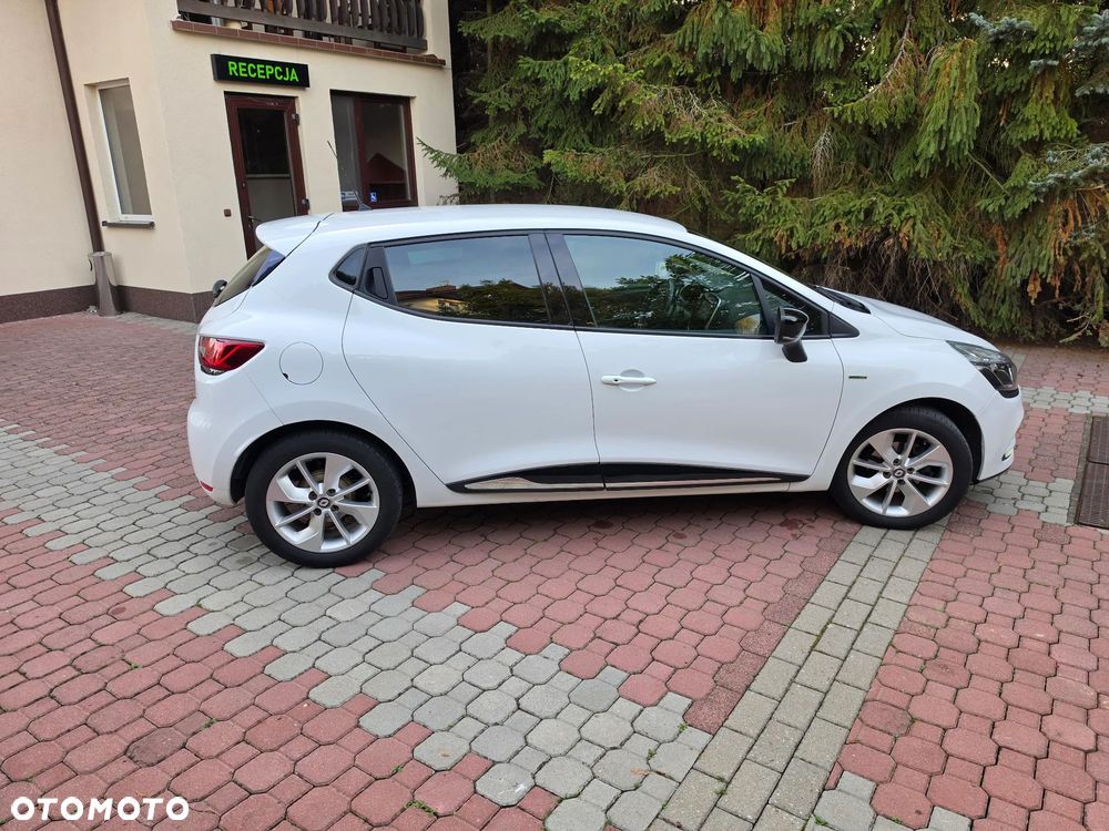 Renault Clio - 10