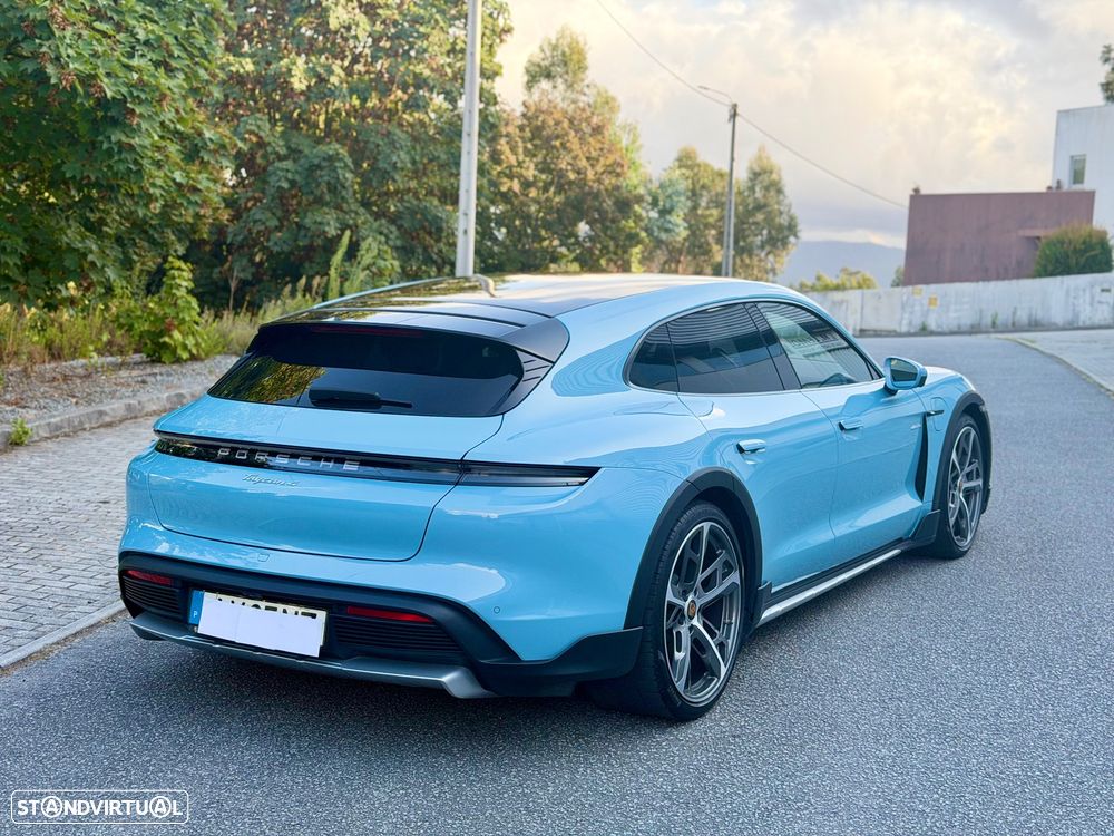 Porsche Taycan Cross Turismo 4 - 18
