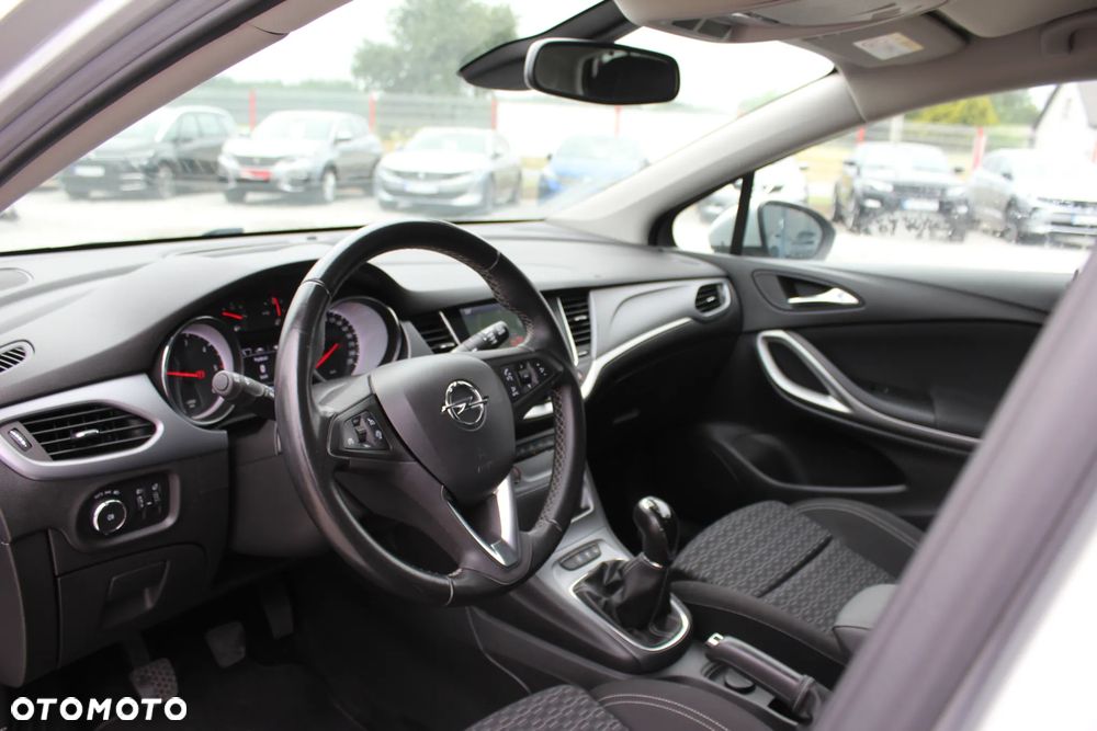 Opel Astra 1.6 D (CDTI) Dynamic - 17