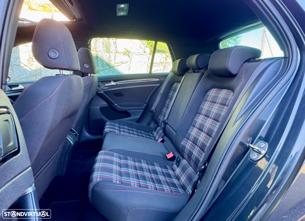 VW Golf 2.0 TSi GTi Performance - 23