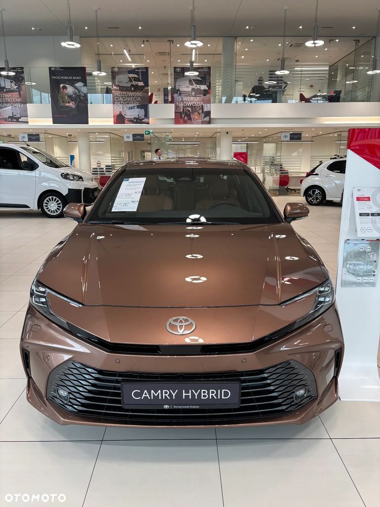 Toyota Camry 2.5 Hybrid Prestige CVT - 2