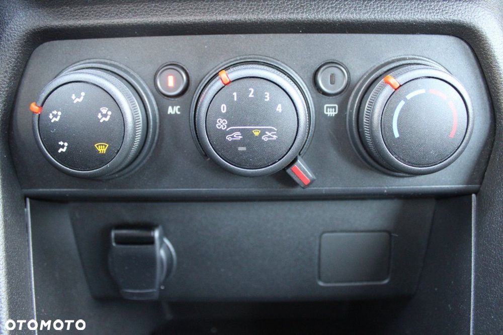 Dacia Sandero - 33