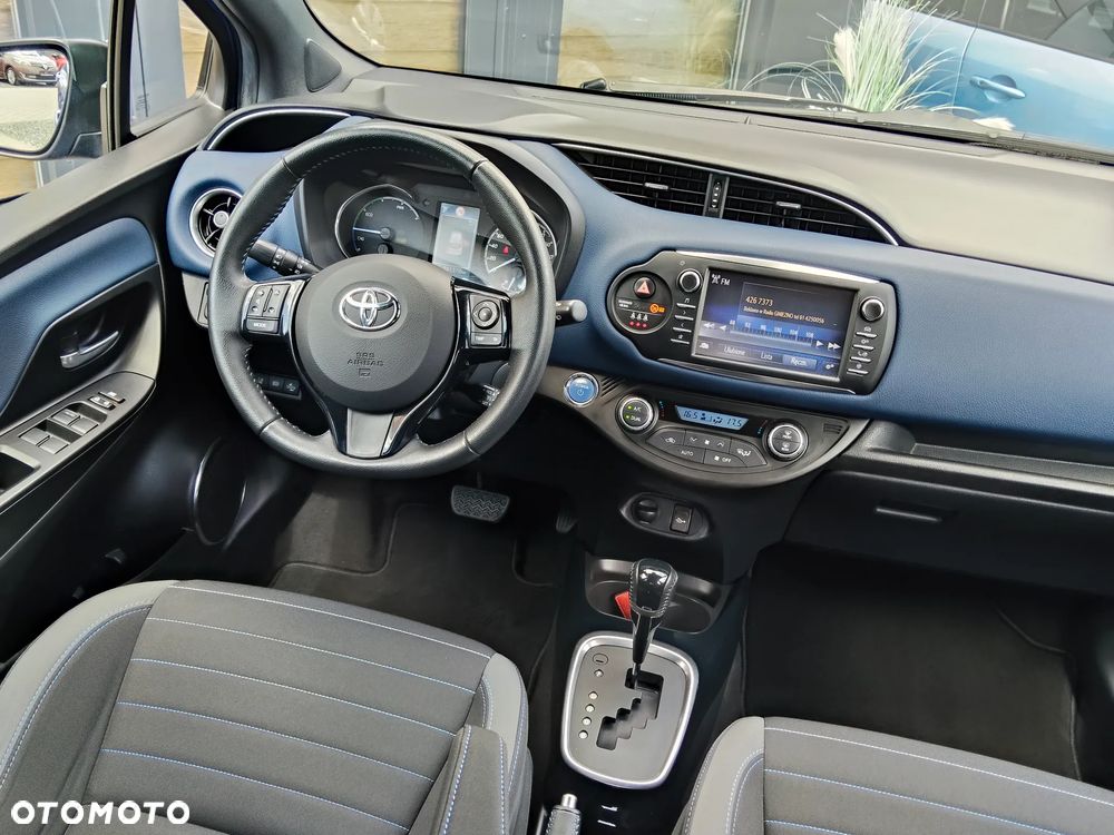 Toyota Yaris Hybrid 100 Premium - 24