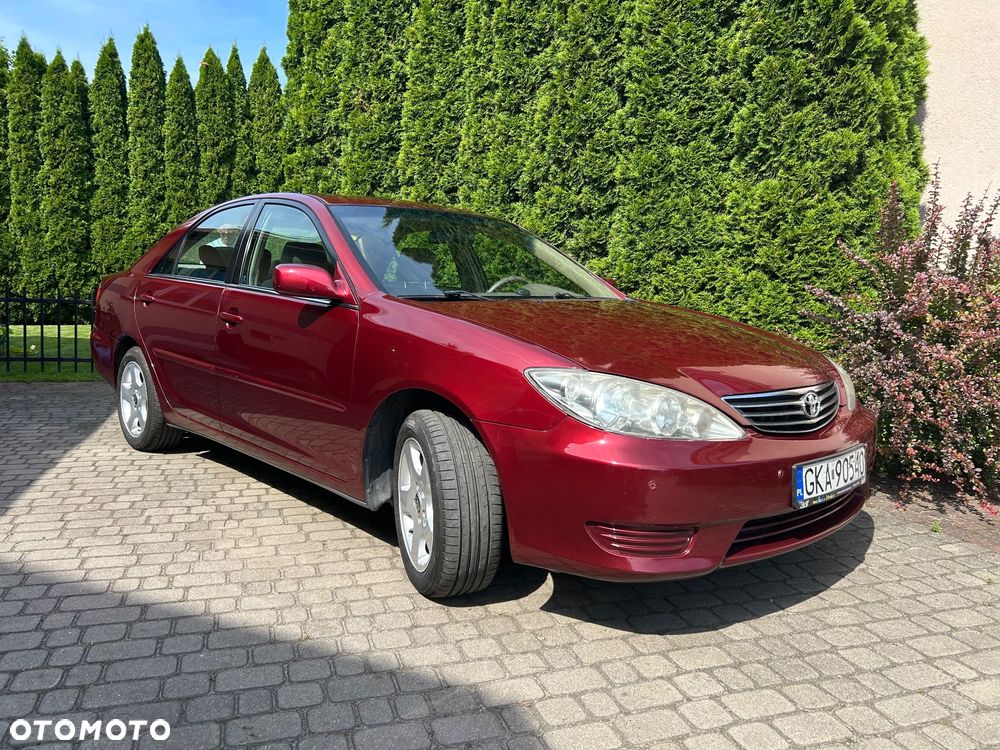 Toyota Camry - 18