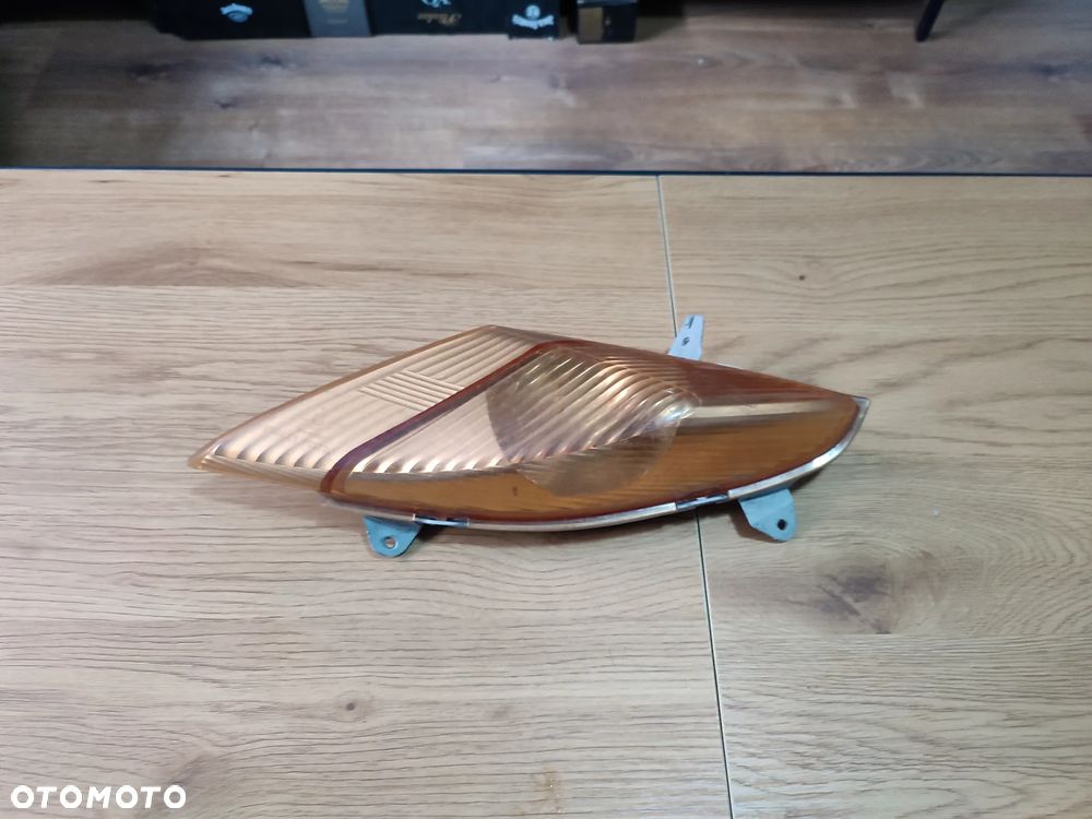 Kierunkowskaz lewy przód Suzuki Burgman 400 - 1
