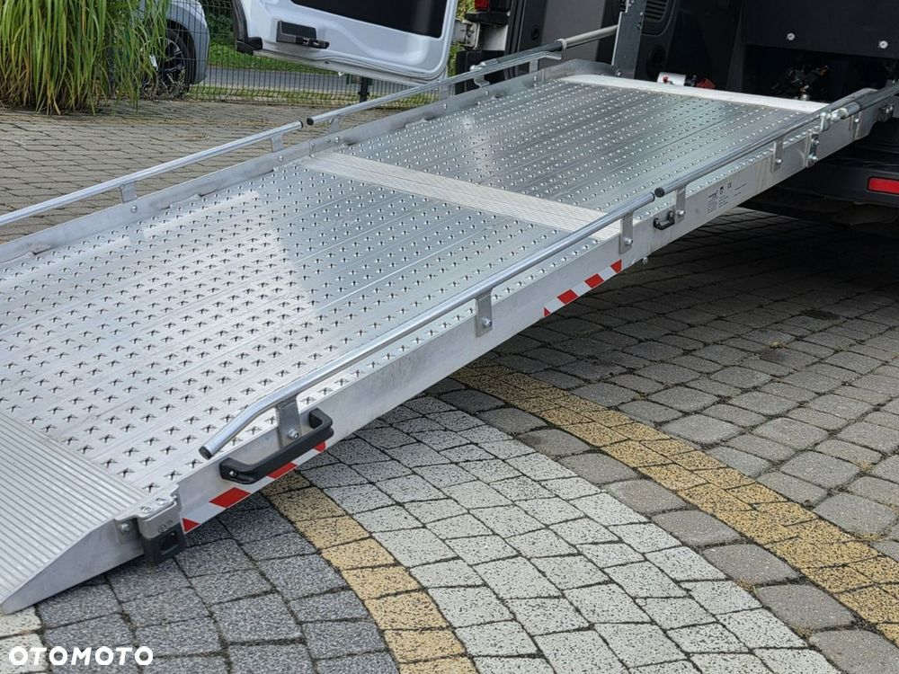 Ford Transit - 12