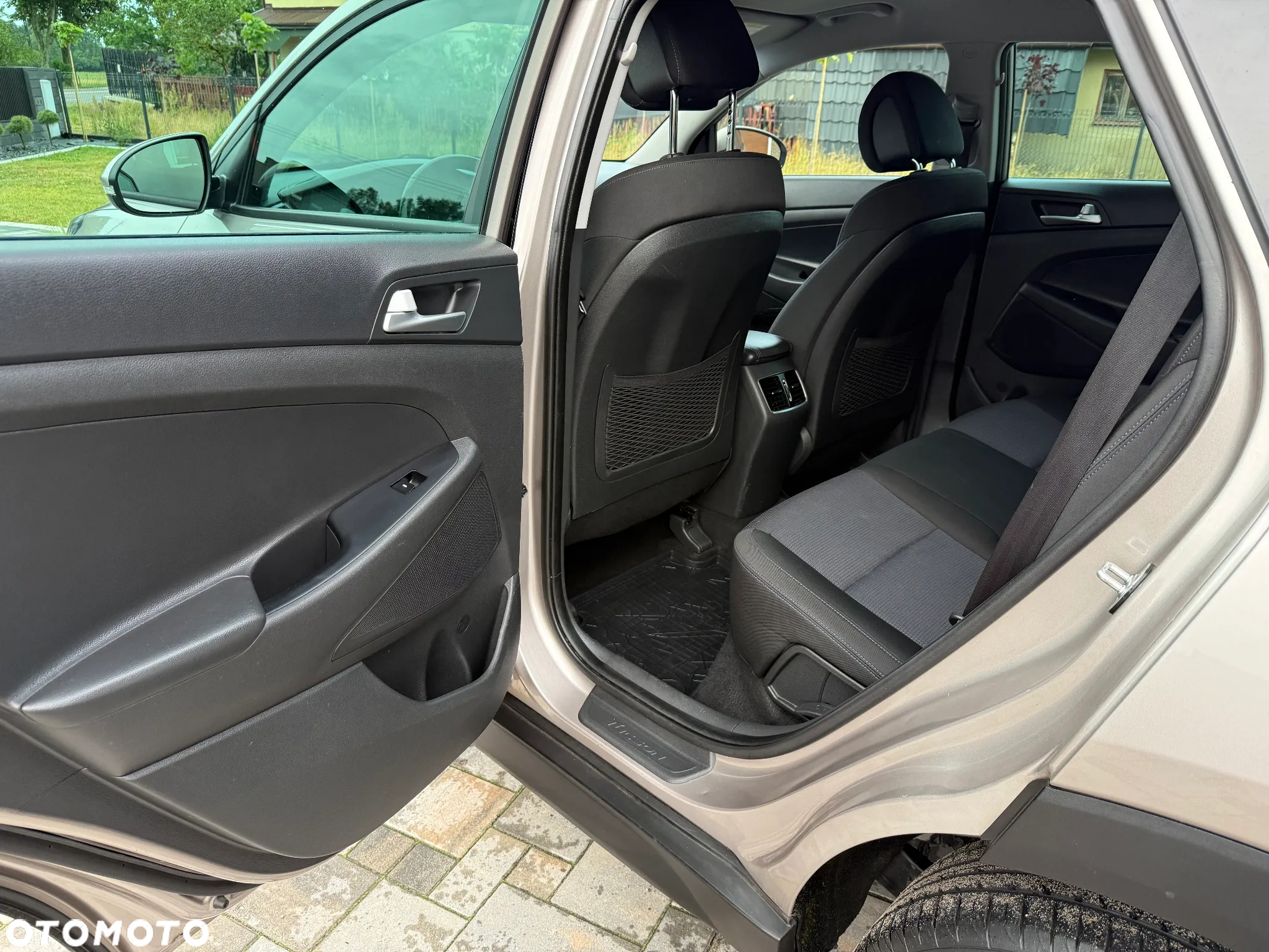 Hyundai Tucson 1.7 CRDI BlueDrive Comfort 2WD - 23