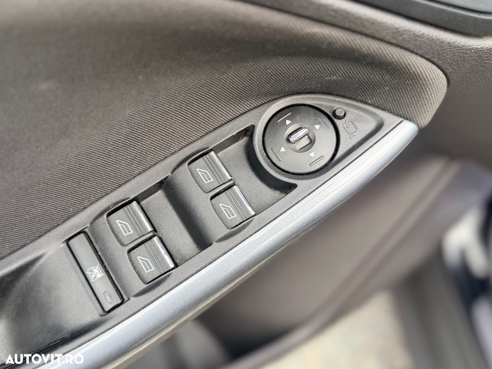 Ford Focus 1.6 TDCI DPF Titanium - 17