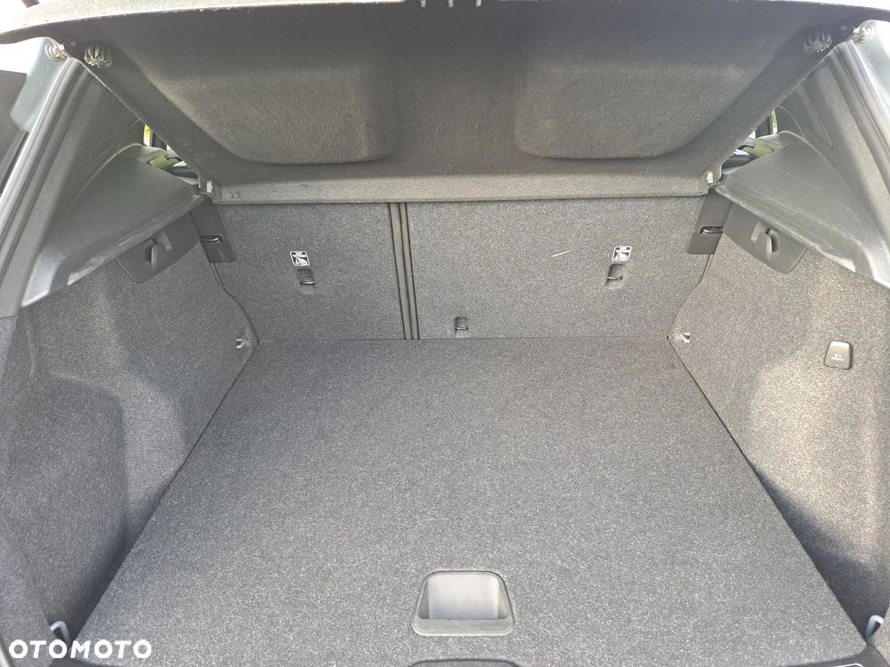 Volvo XC 40 T2 Essential - 17