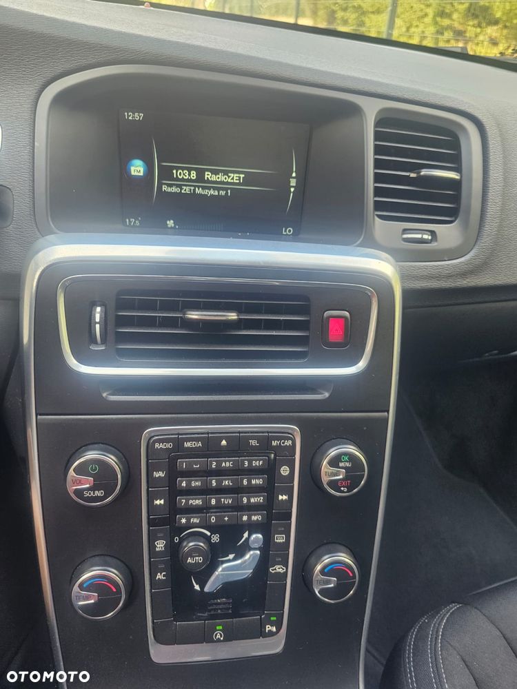 Volvo V60 D2 Drive-E Momentum - 9