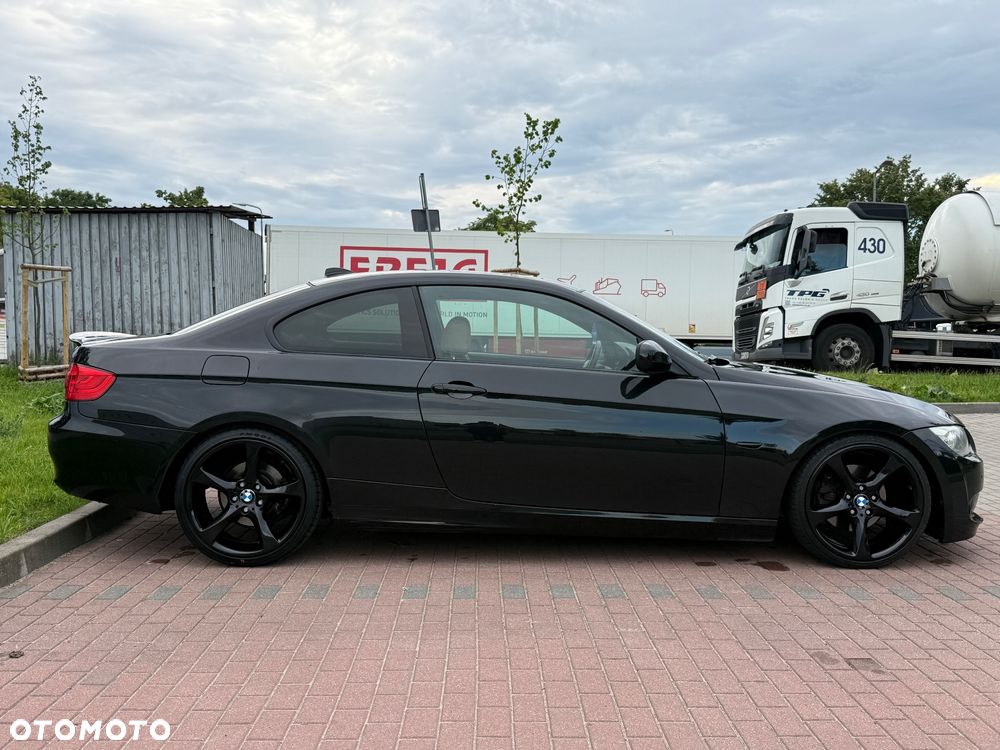 BMW Seria 3 320d Edition Exclusive - 13