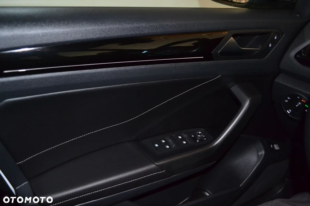 Volkswagen T-Roc 1.5 TSI Style DSG - 24