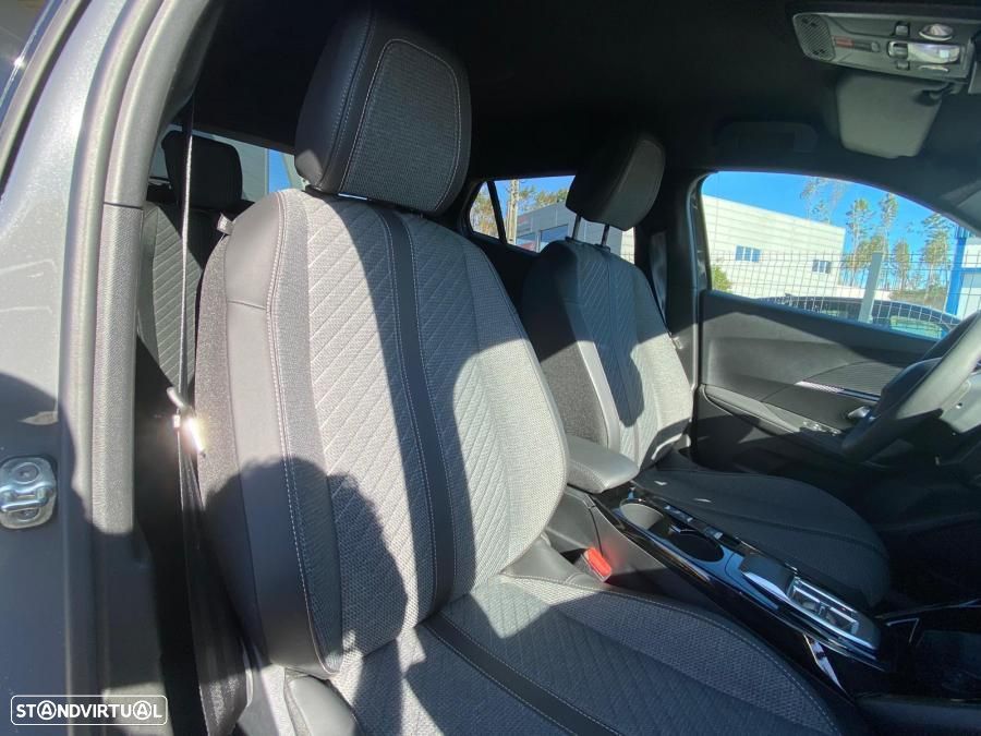 Peugeot e-2008 54 kWh SE Style - 9