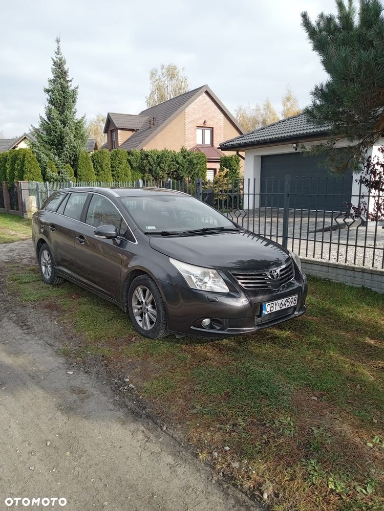 Toyota Avensis 2.0 D-4D Luna - 1