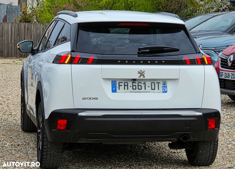 Peugeot 2008 1.2 L PureTech STT Allure - 6