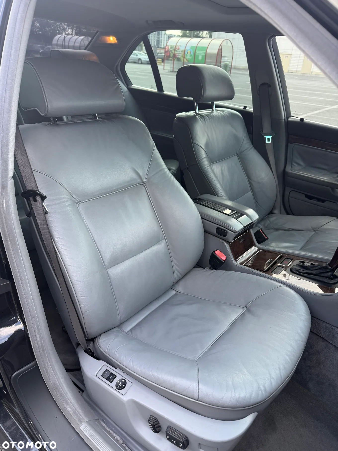 BMW Seria 7 740iL - 23