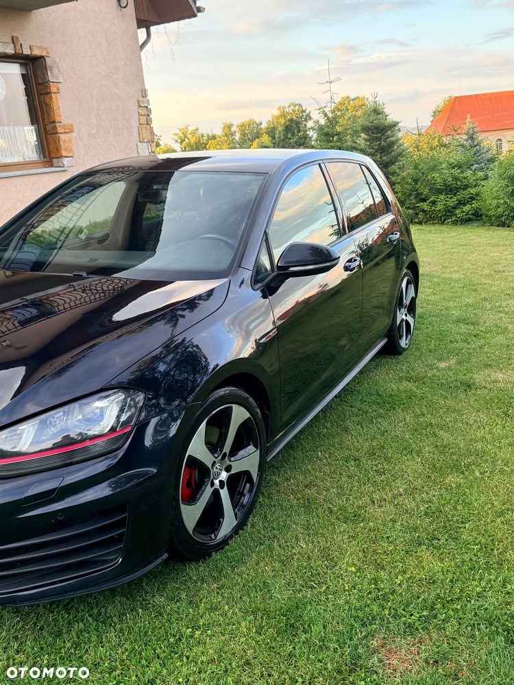 Volkswagen Golf - 4