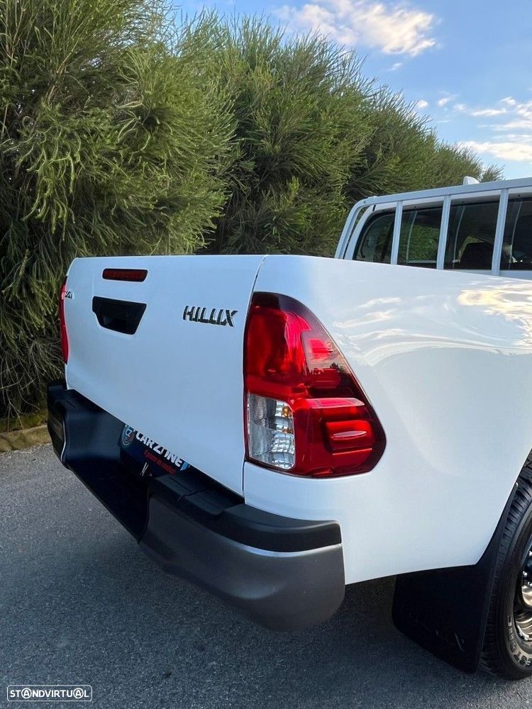 Toyota Hilux 2.4 D-4D 4WD CD CH Aut. - 13