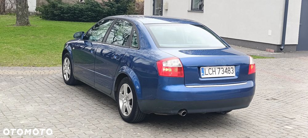Audi A4 Limousine - 14